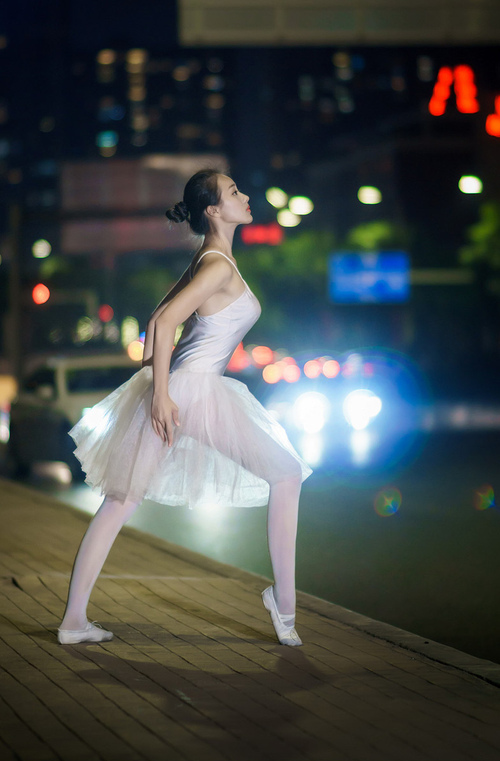 燃烧十三分钟，当邦巴在雨幕中苏醒，当罗德里在NBA总决赛抢走篮球